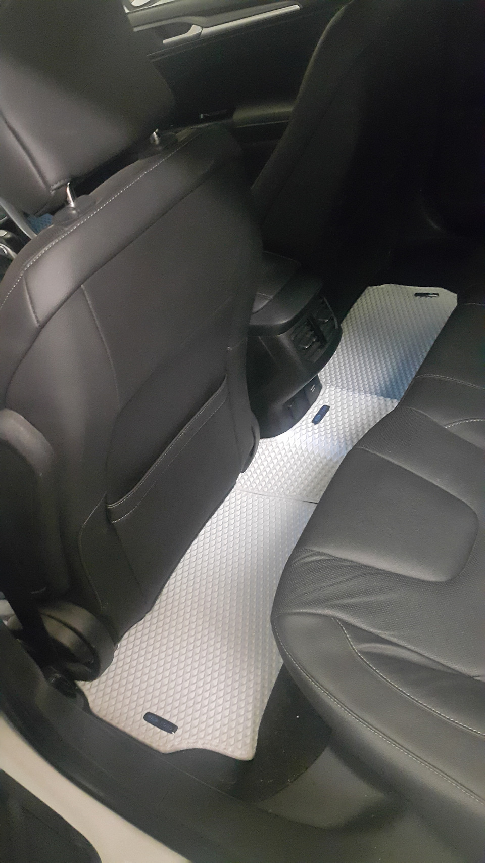 Фото в бортжурнале Ford Mondeo V