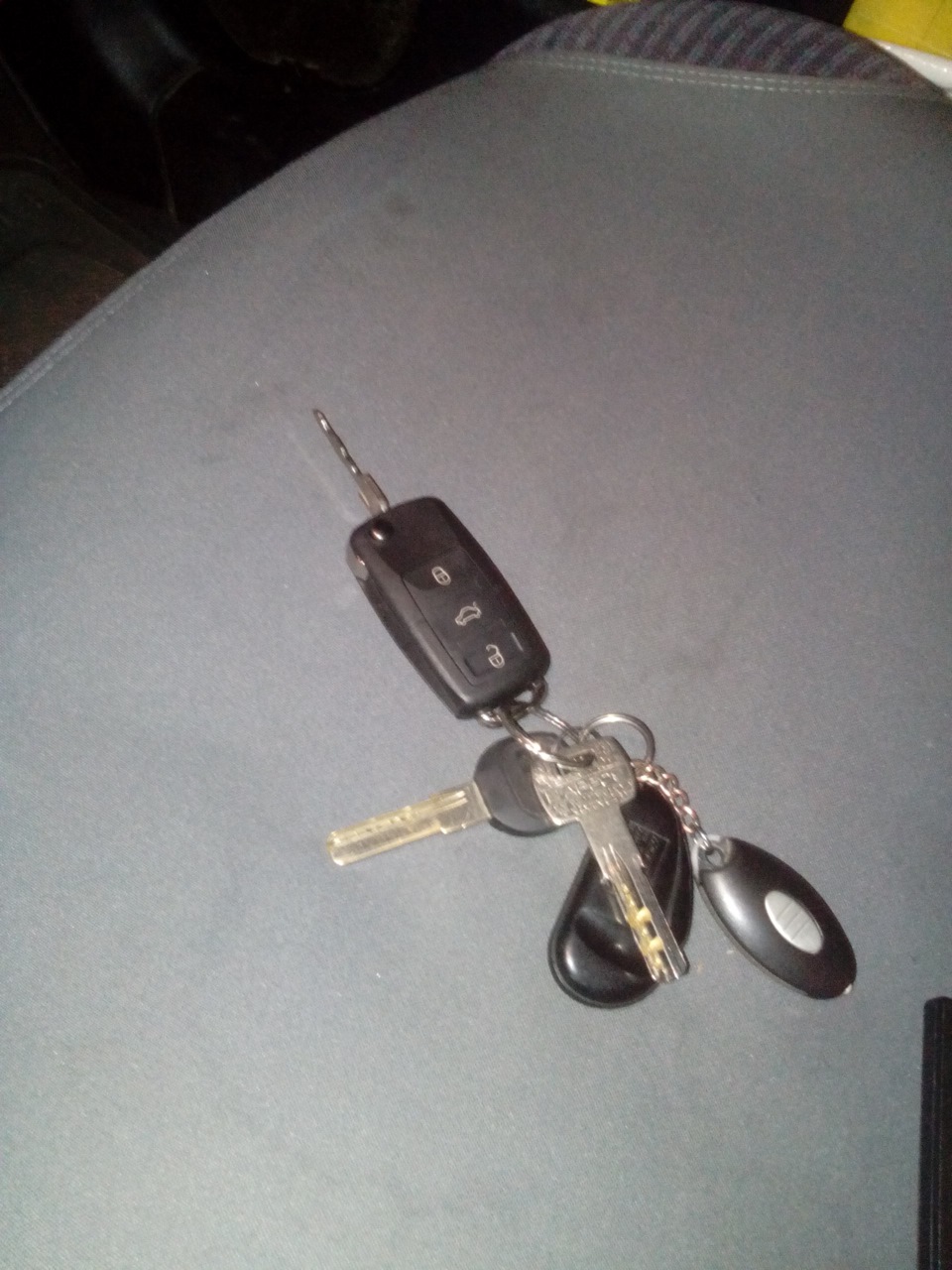 ключ выкидуха — Volkswagen Golf Mk3, 1,8 л, 1992 года | аксессуары | DRIVE2