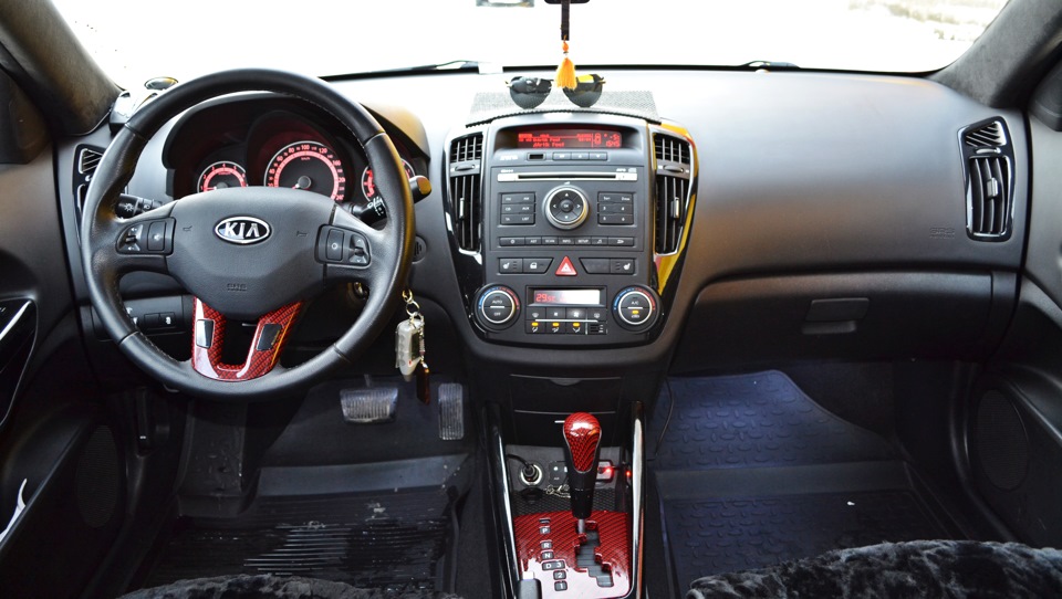 Автоковрики "Карлюкс" и 2 крепежа для Kia Ceed (2009 г.в.) - Автоковрики39 на DR