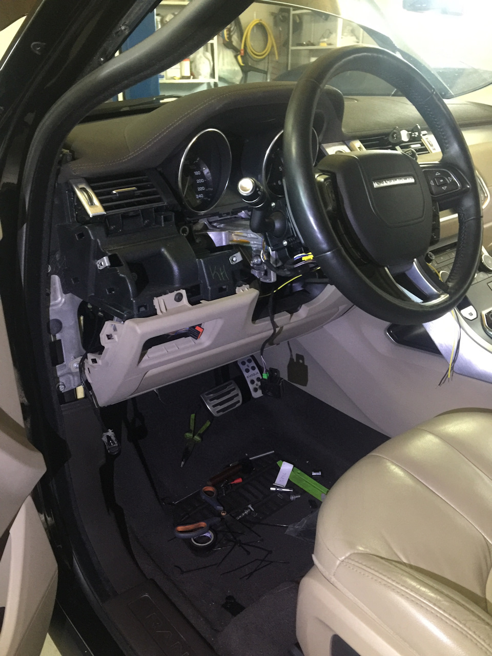 Фото в бортжурнале Land Rover Range Rover Evoque (1G)