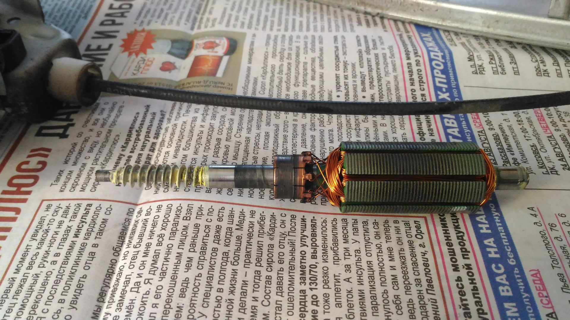 5 вольт. мотор стеклоочистителя приора 5 проводов. моторчик доводчика дворников. прозвонка моторчика мультиметром. проверить работает ли моторчик.