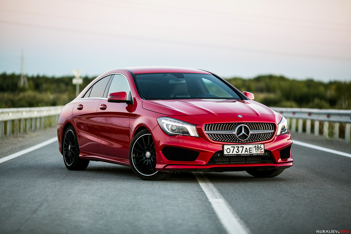 Mercedes CLA 200 красный