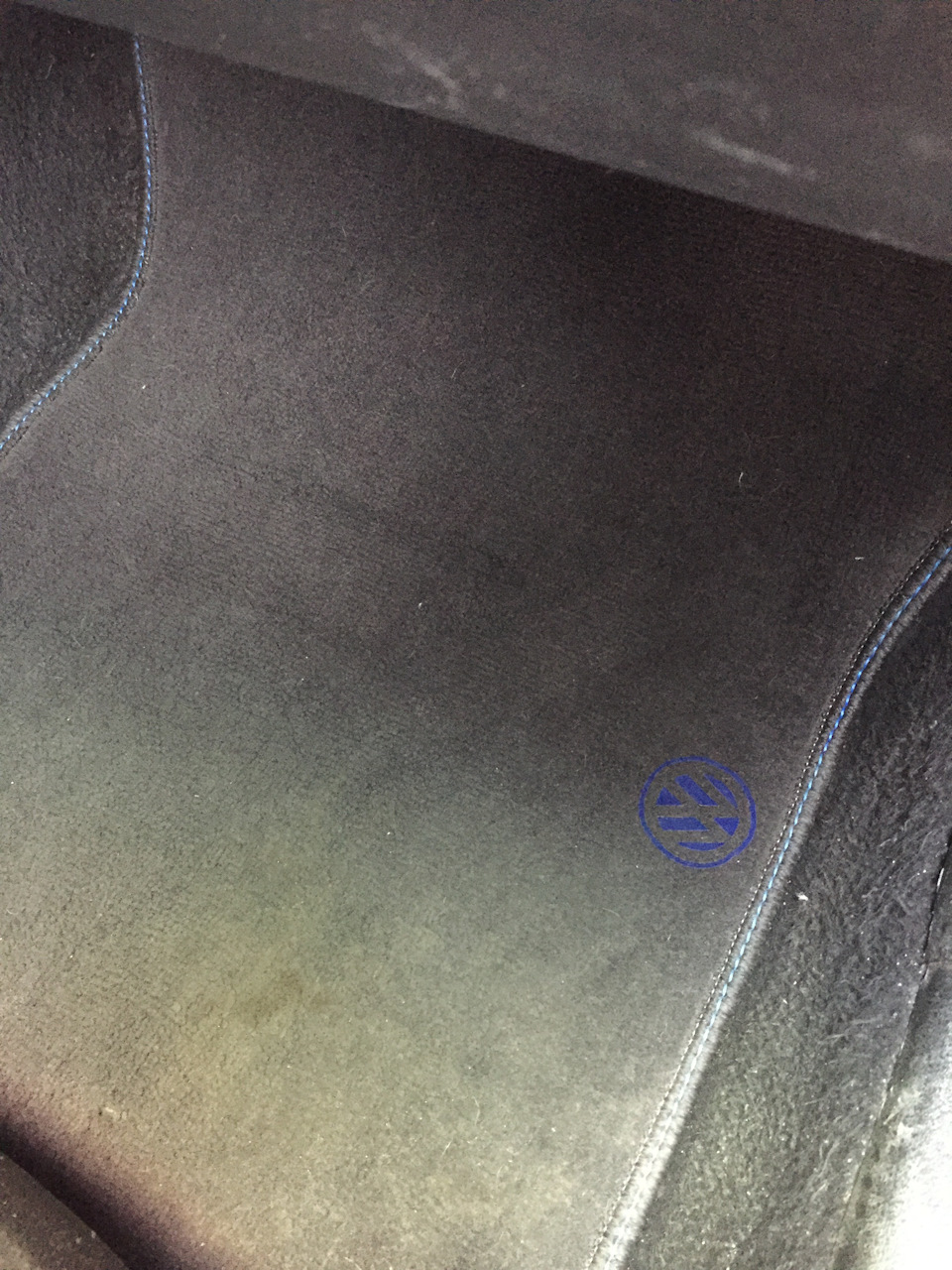 Замена ковриков — Volkswagen Golf Mk4, 1,4 л, 2001 года | аксессуары ...