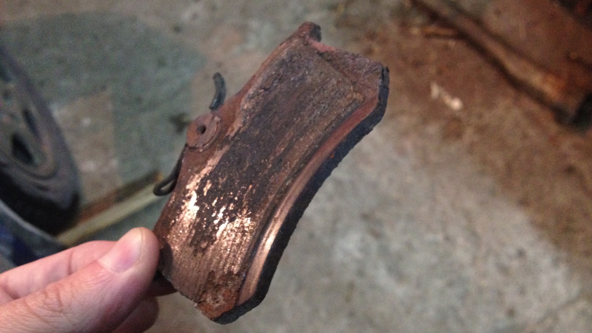 Закисли направлялки суппорта… приехали… — Volkswagen Golf Mk4, 1,6 л ...