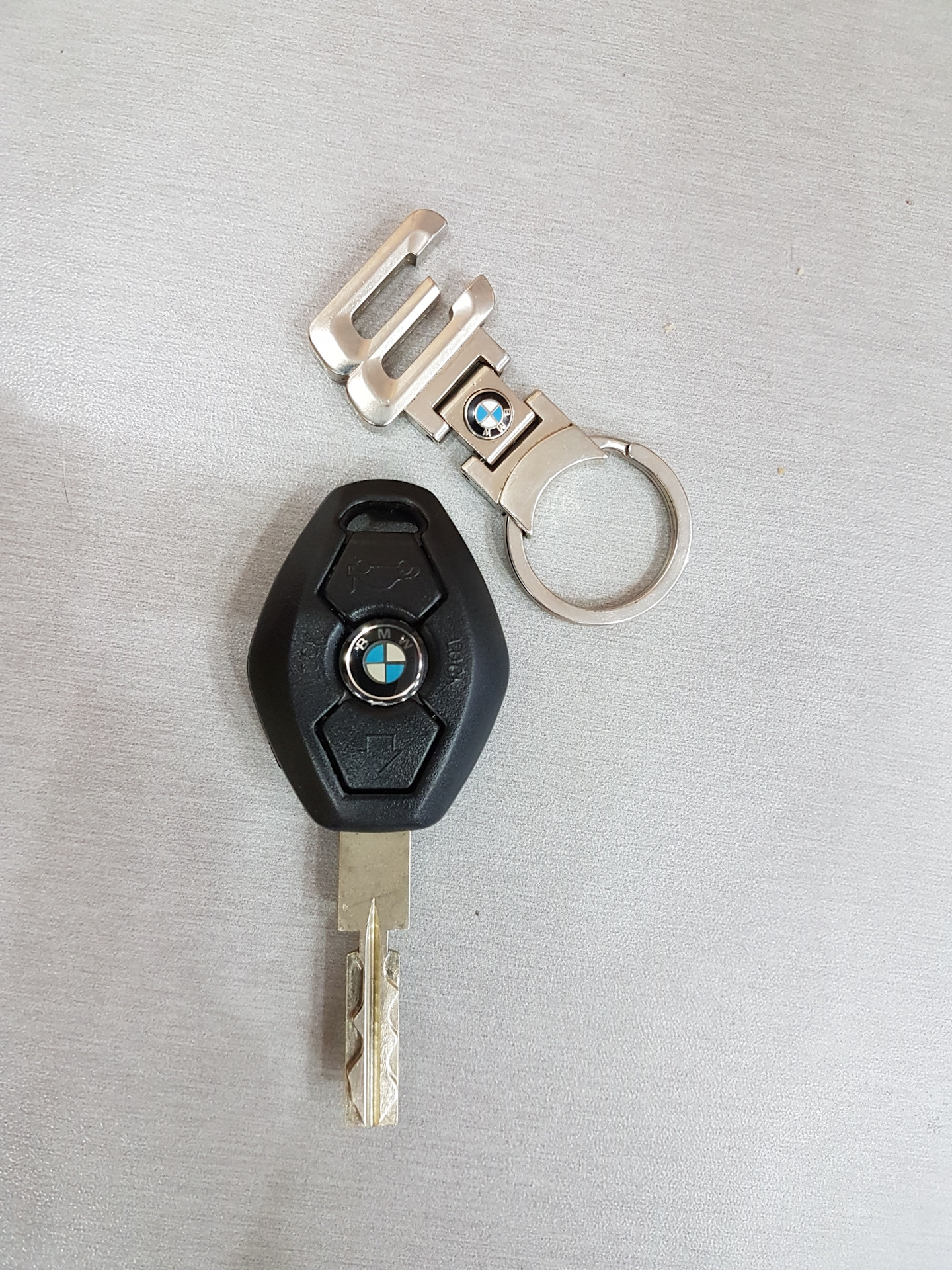 Ключ с кнопками центрального замка — BMW Z3, 1,9 л, 1997 года ...