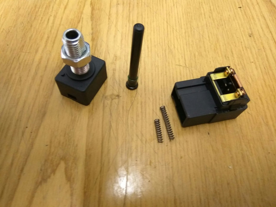 Замена датчика сцепления (не работает круиз контроль) Hyundai Elantra ...