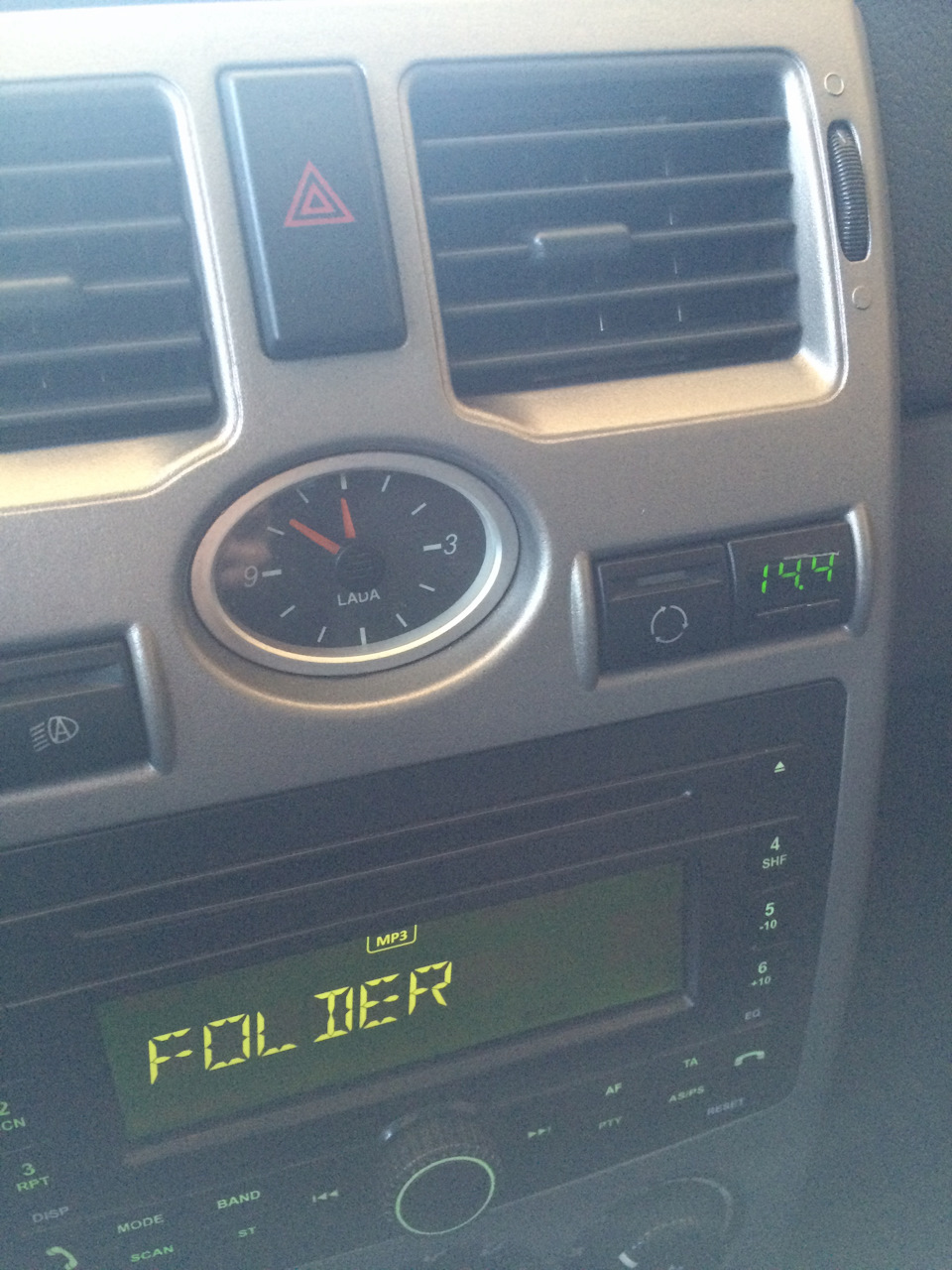 Без нагрузки по БК Multitronics — Lada Приора хэтчбек