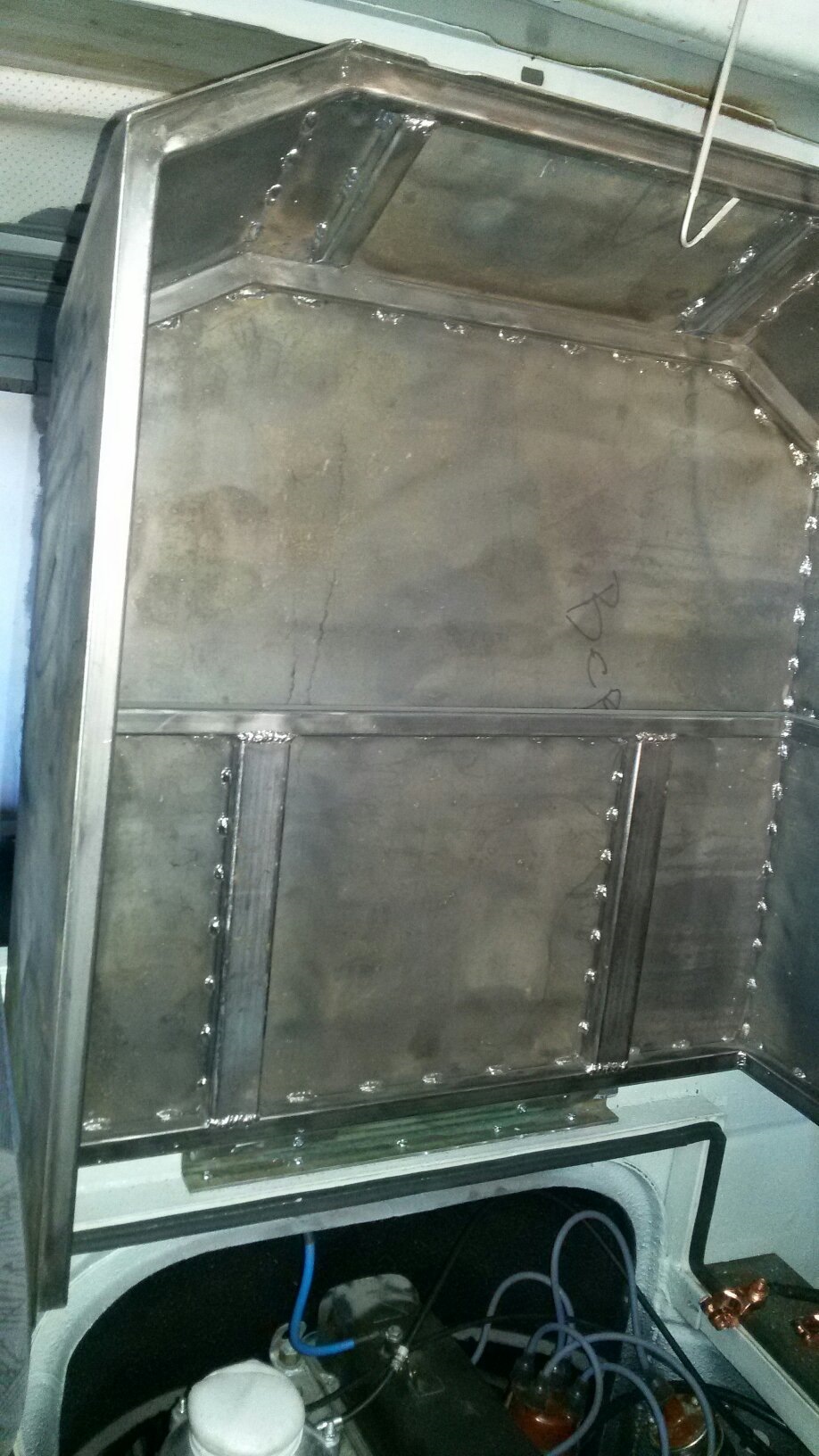 Решили изготовить капот чтоб было все плотненько не дуло не свистело ...