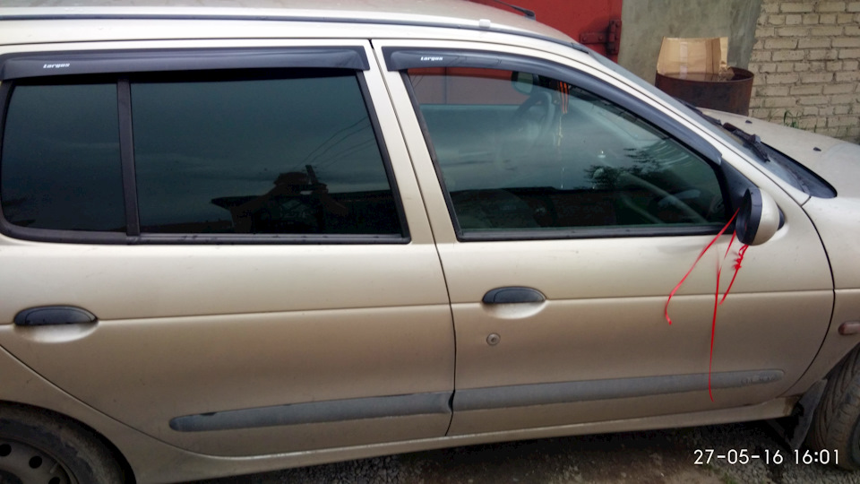 Ветровки на универсал — Renault Megane I, 1,6 л, 2001 года | аксессуары ...