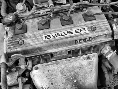 Photo of a Dirty Engine - Toyota Carina E 16L 1992