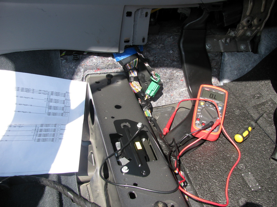 вот он наш зеленый разъем — Ford Mondeo IV