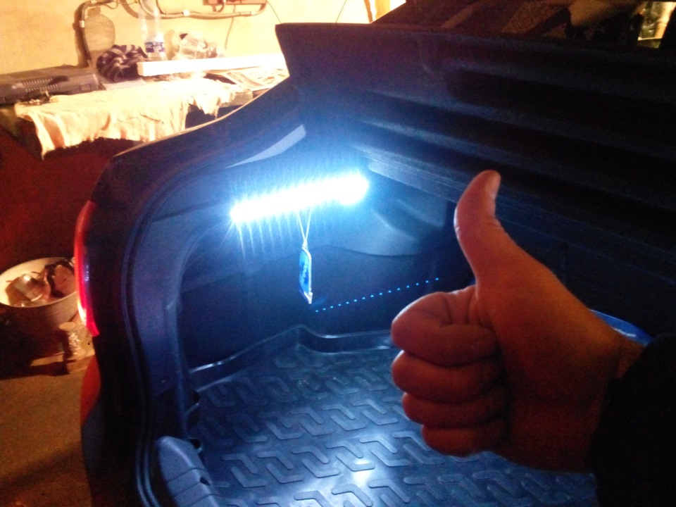 Свет в конце машины — Lada Гранта лифтбек, 1,6 л, 2014 года ...