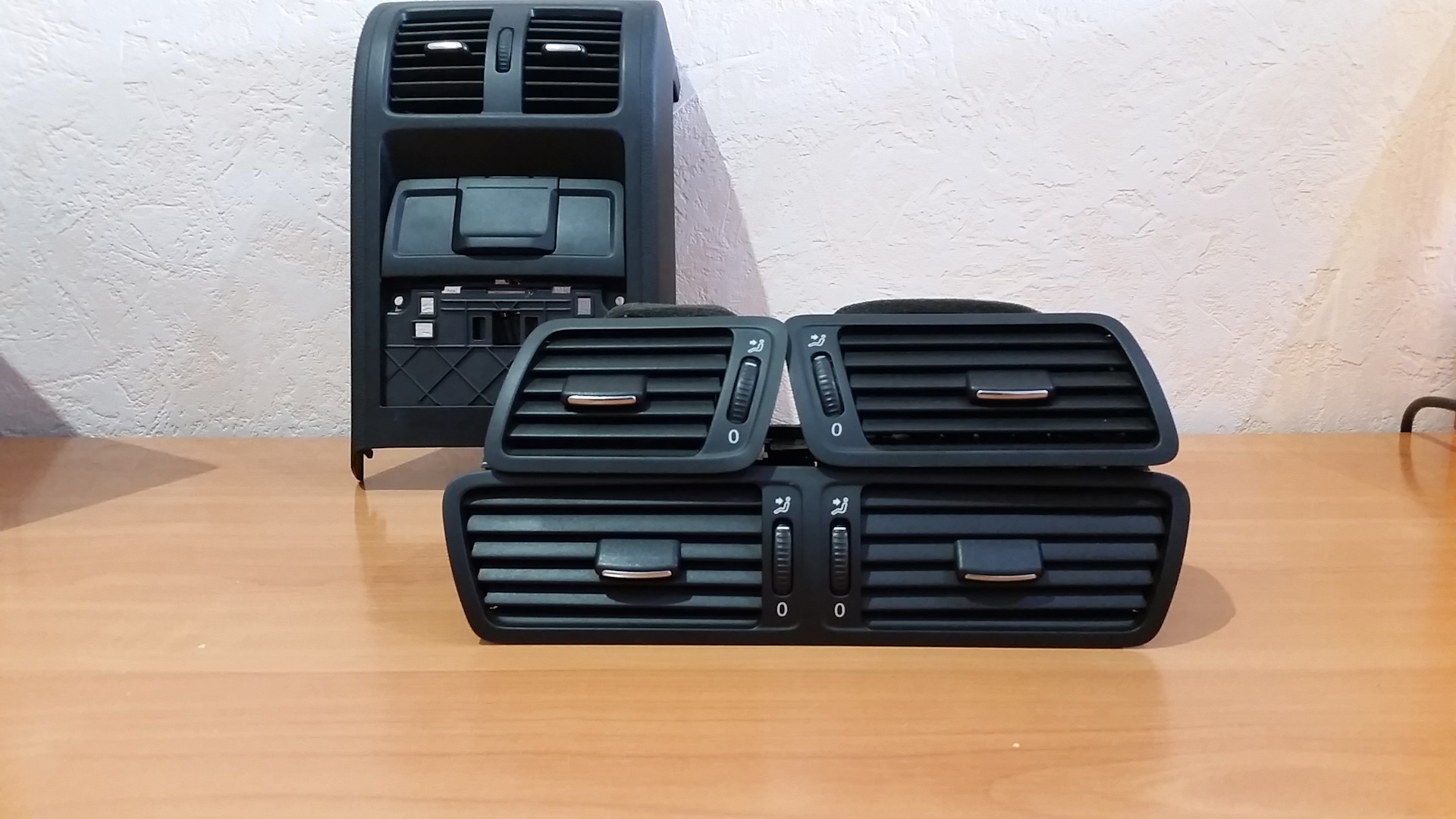 Дефлектор воздуховода фольксваген поло седан. Воздуховоды фольксваген. Воздуховоды фольксваген. Vw bora воздуховоды. Дефлектор печки volkswagen bora.