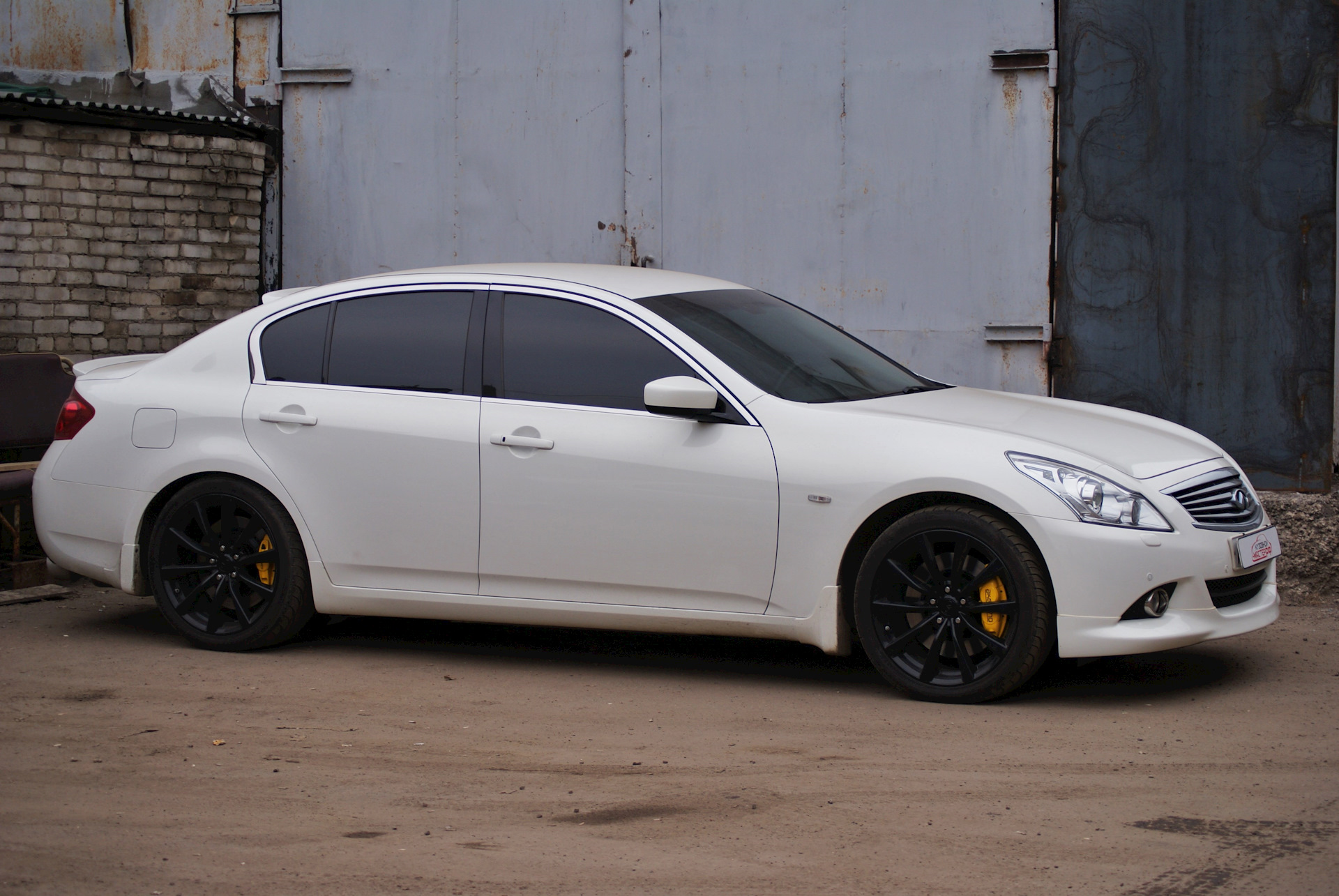 Шины infiniti g25. Infiniti g25 r20.