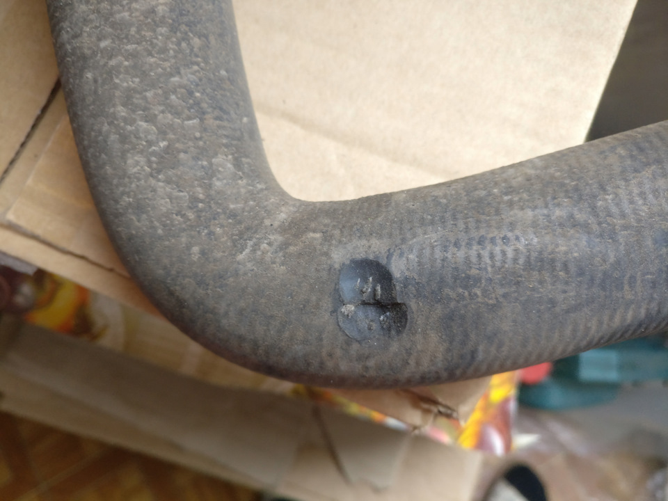 Замена нижнего патрубка системы охлаждения — Ford Fusion, 1,6 л, 2011 ...