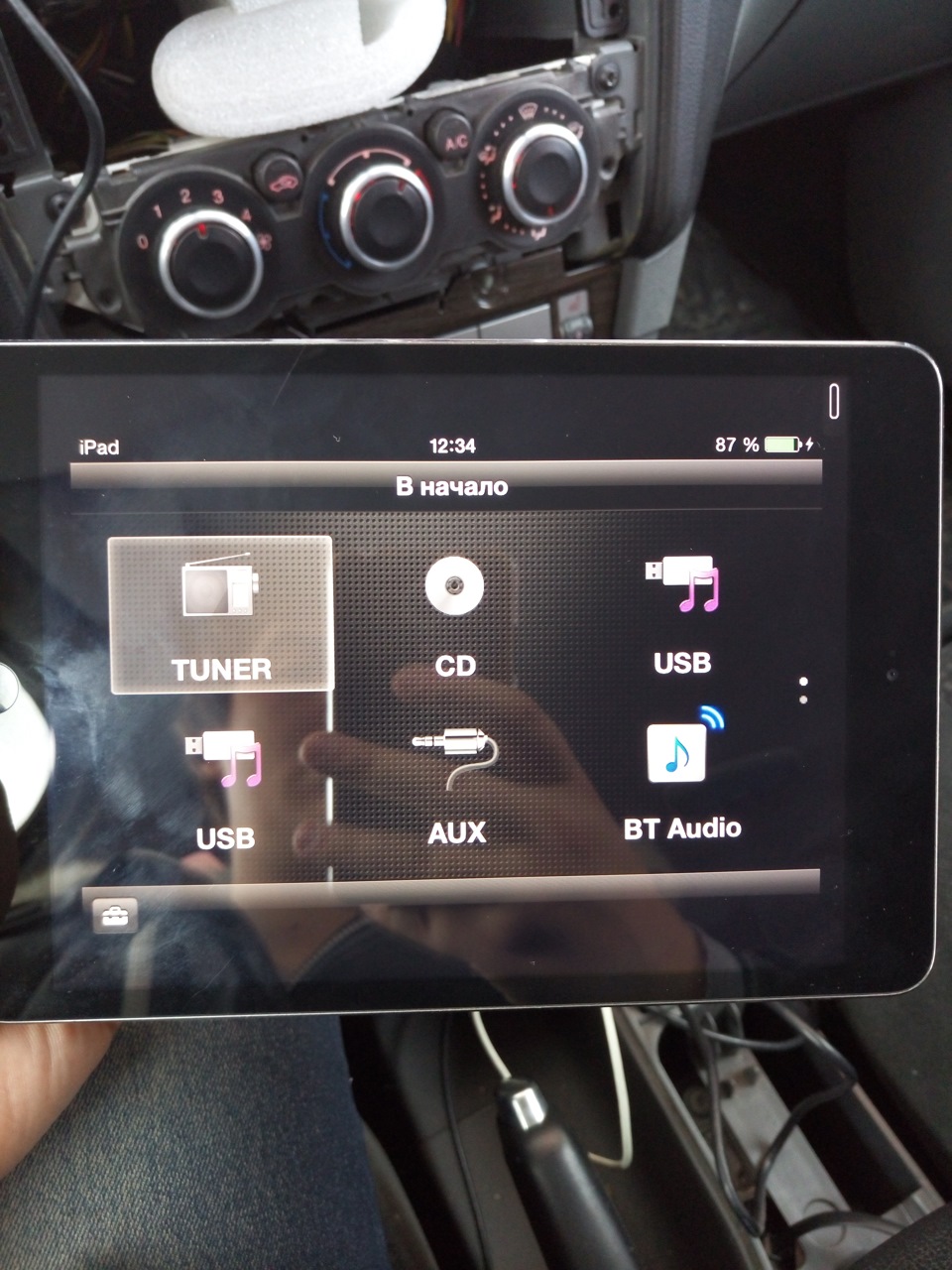 смартфон вместо магнитолы в авто