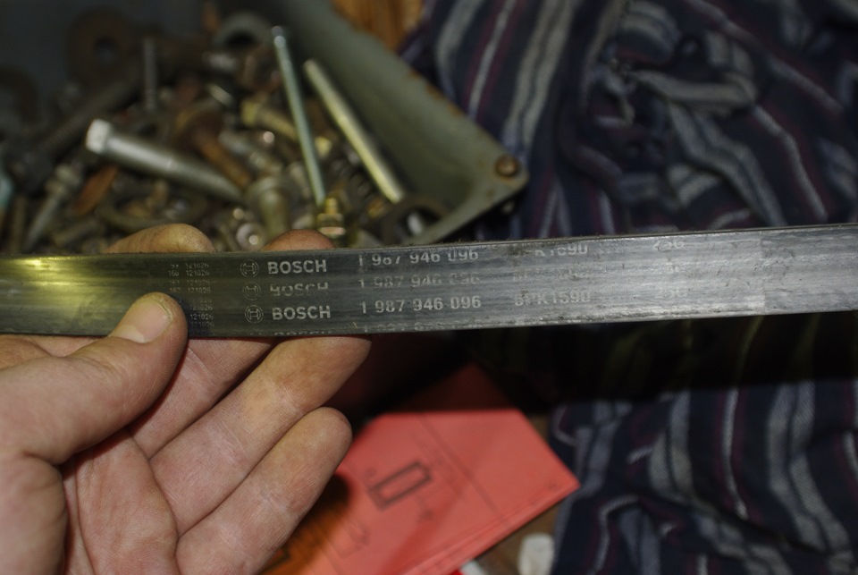 Прежний владелец Пыжа не обманул, ремень совсем свежий, как новый. — Peugeot 607. Запчасти на фото: 1987946096