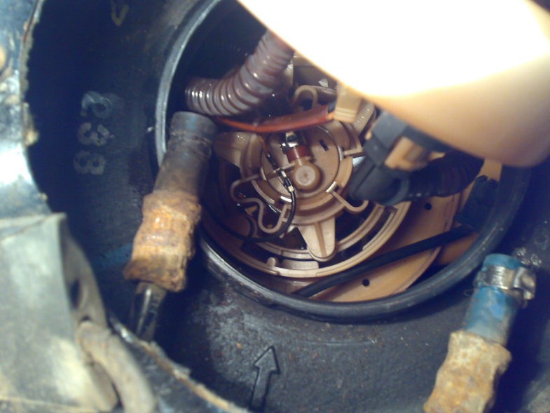 Снятие и промывка бензобака. — Audi A6 Avant (C5), 2,4 л, 1998 года ...