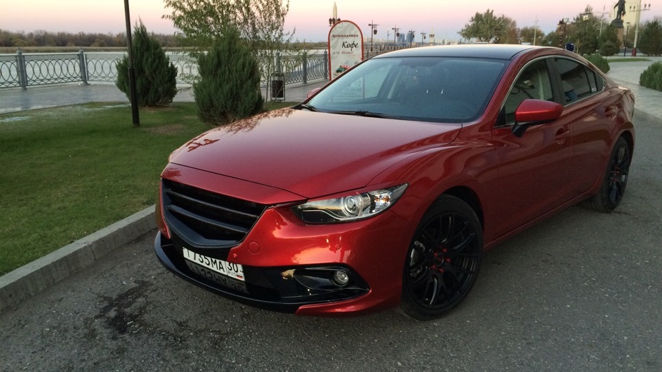 Mazda 6 красная с черным