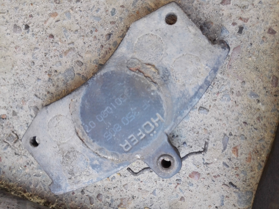 Замена тормозных накладок — Lada Гранта (1G), 1,6 л, 2014 года ...