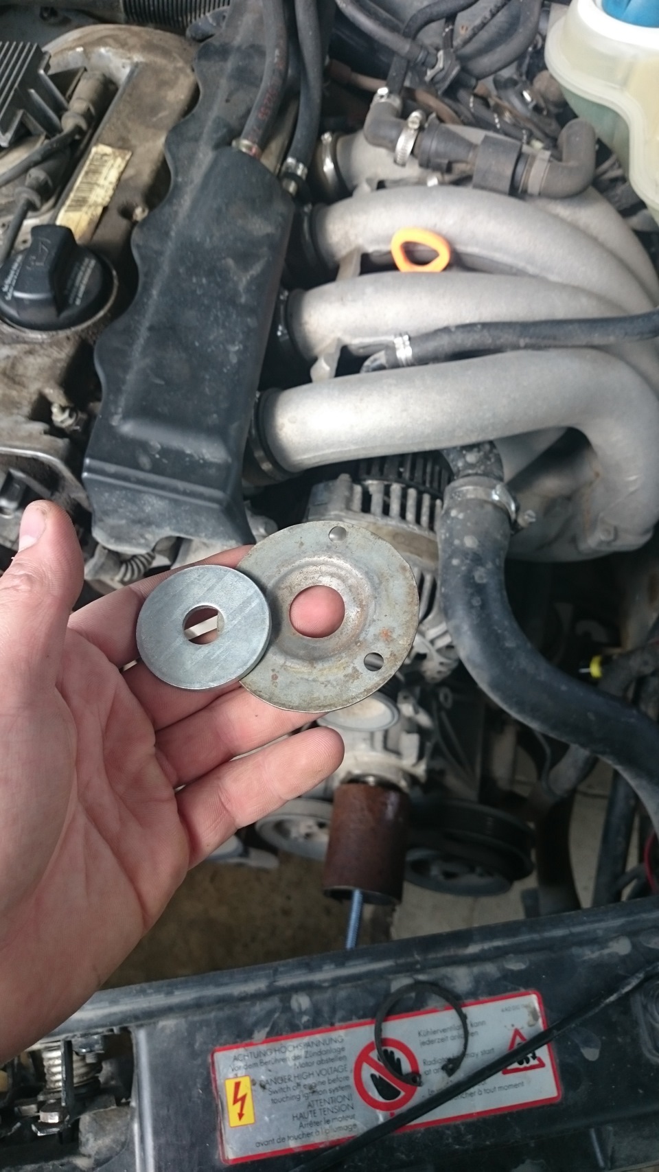 замена подшипника вискомуфты — Audi A4 (B5), 1,8 л, 1996 года | своими ...