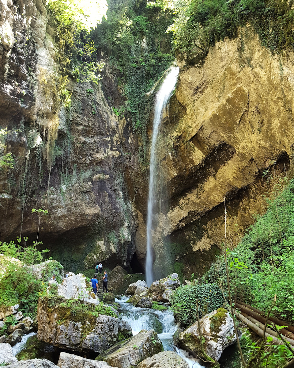 Водопад пасть дракона сочи фото