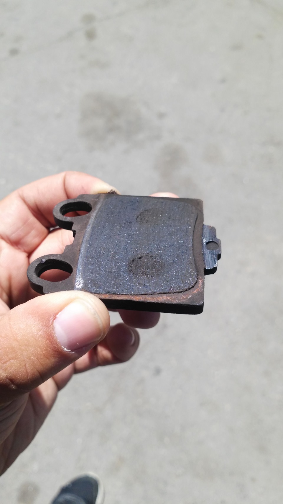 Вот так выглядят задние колодки через 9000 км. — Toyota Aristo (II), 3 ...