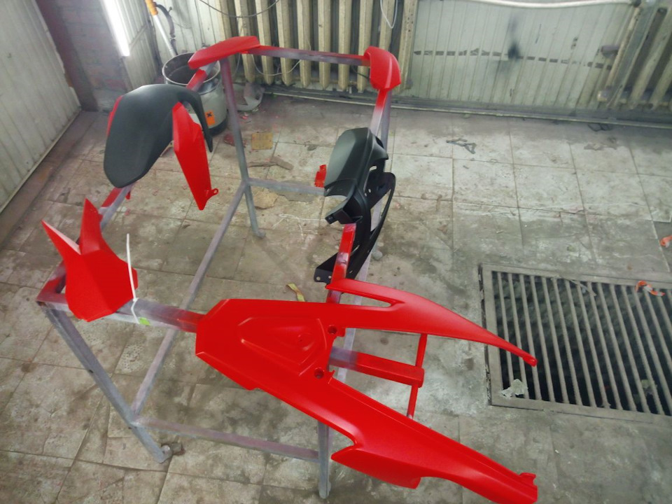 Покраска пластикового обвеса SuperMoto BMW — DRIVE2