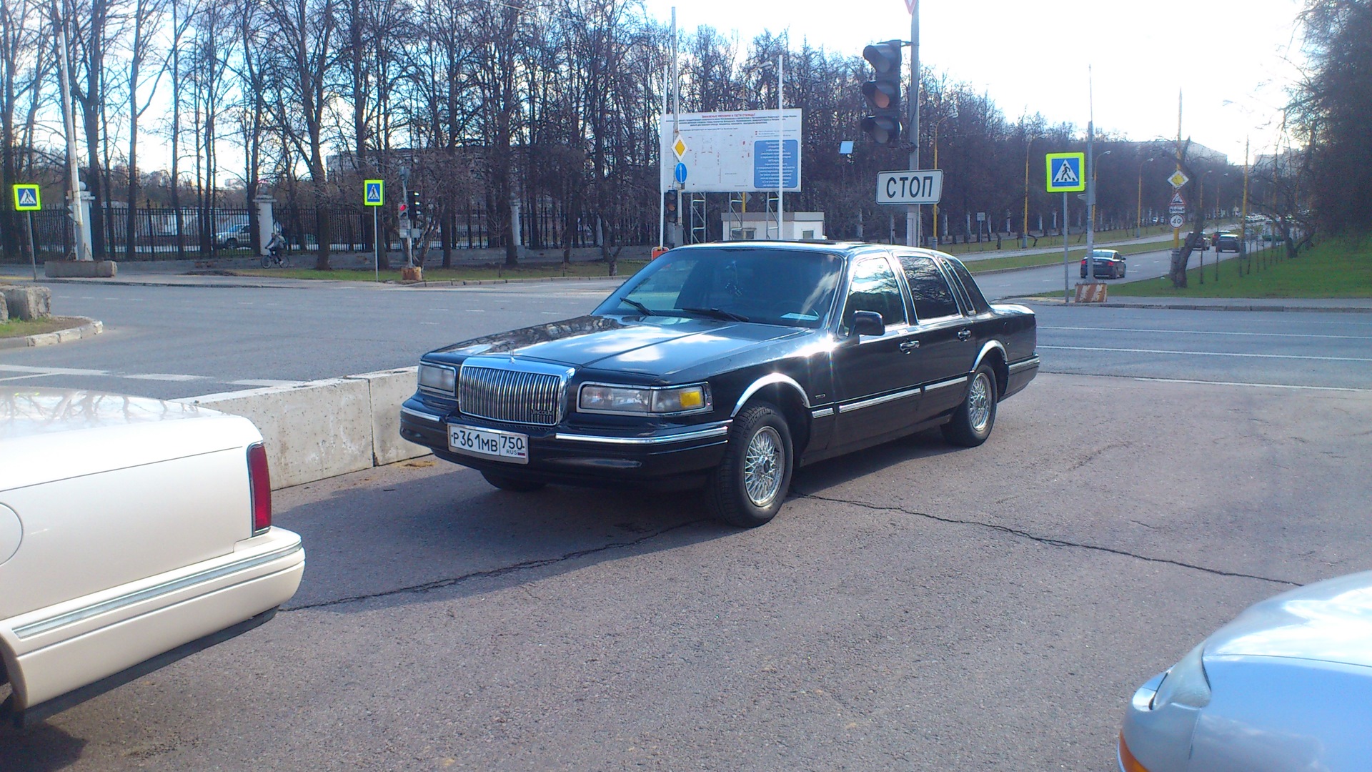 Lincoln Town Car II 4.6 бензиновый 1995 | rock-n-roll линкор на DRIVE2