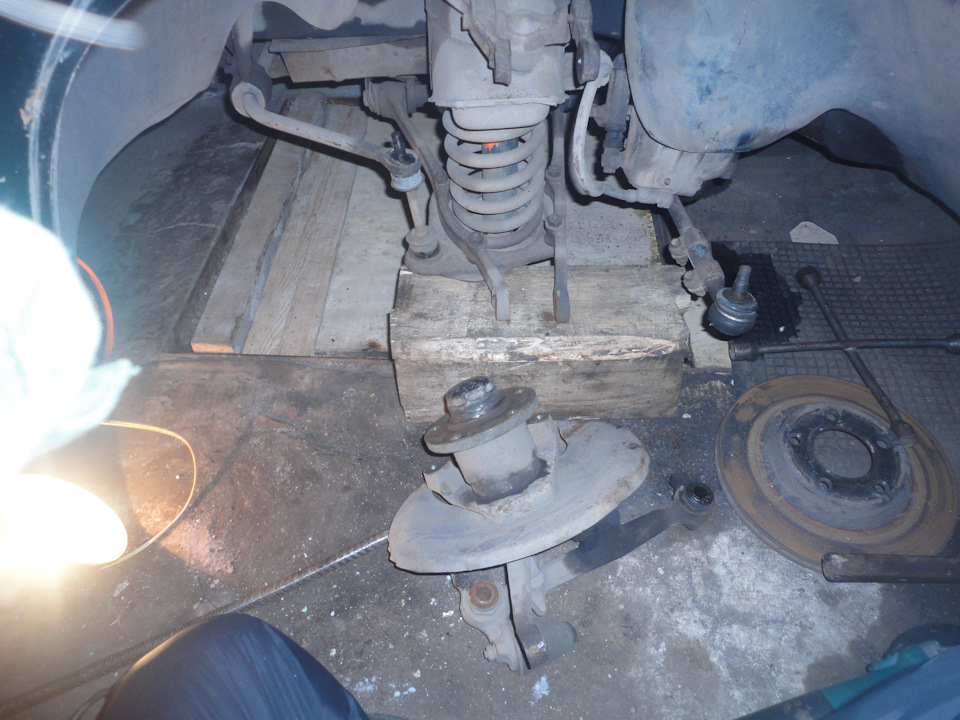 Переборка передней левой подвески — ГАЗ 3102, 2,3 л, 2001 года | своими ...