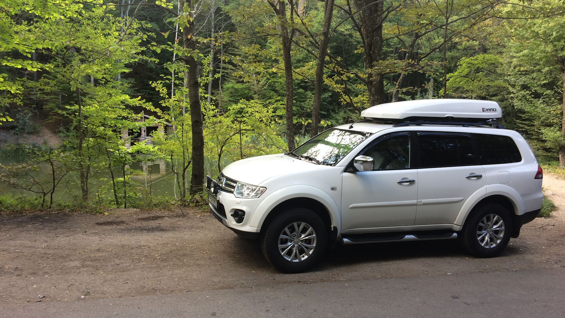 Паджеро спорт 2 москва. Паджеро спорт 2 бежевый.