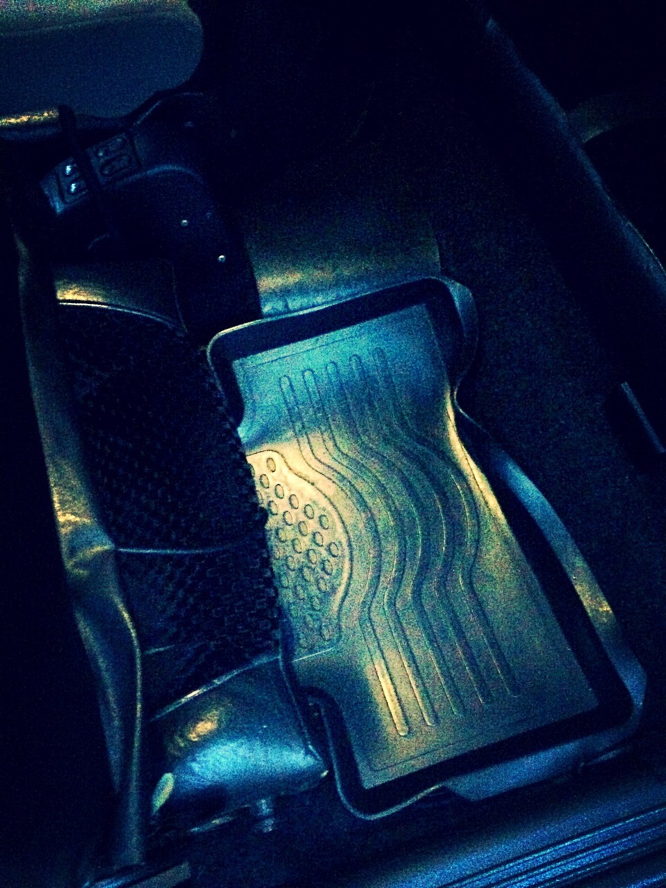 Новые текстильные ковры — Lada 2113, 1,5 л, 2006 года | аксессуары | DRIVE2