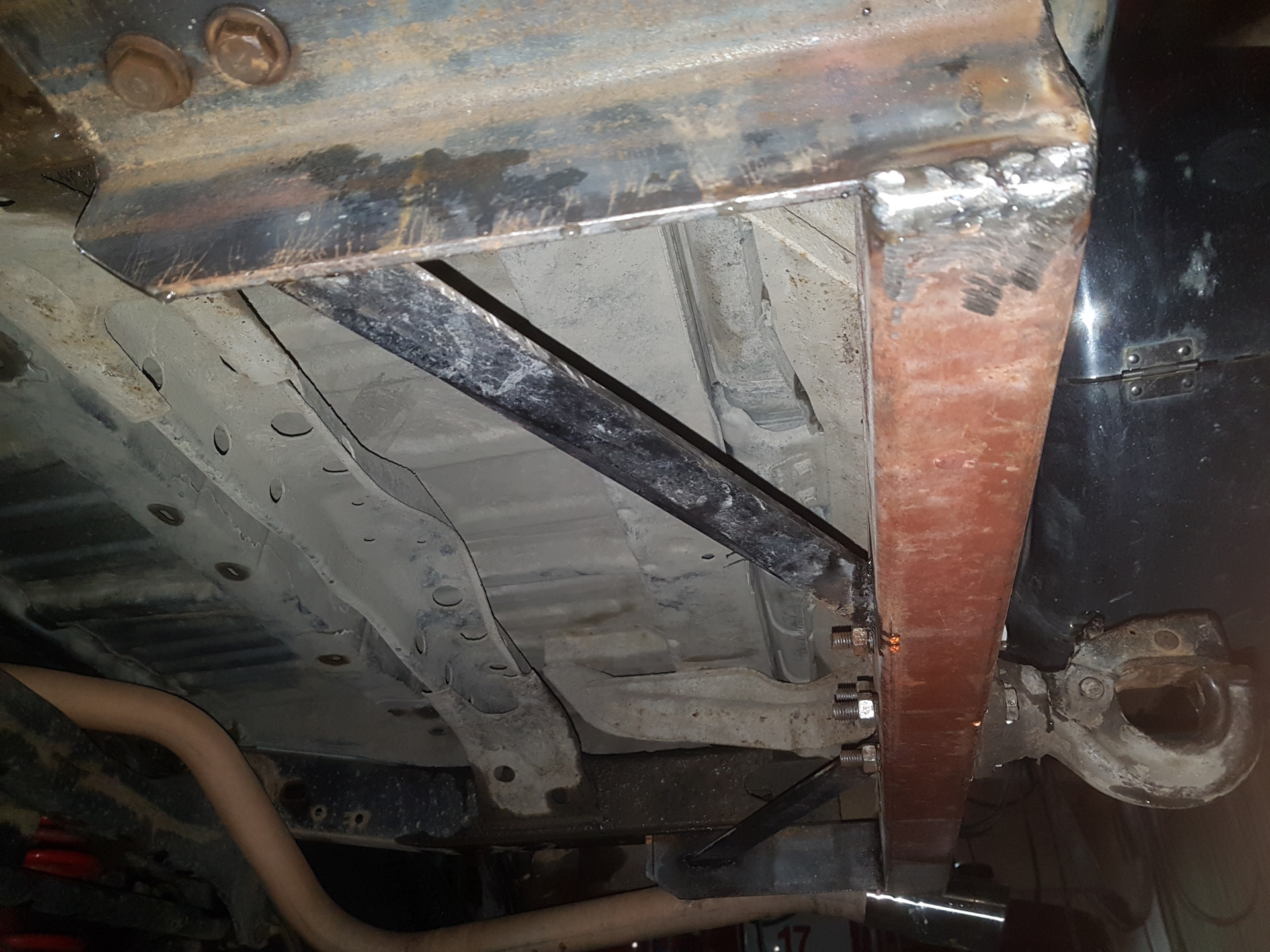 Самодельный фаркоп от уаз — Toyota Hilux Surf (3G), 2,7 л, 1999 года ...