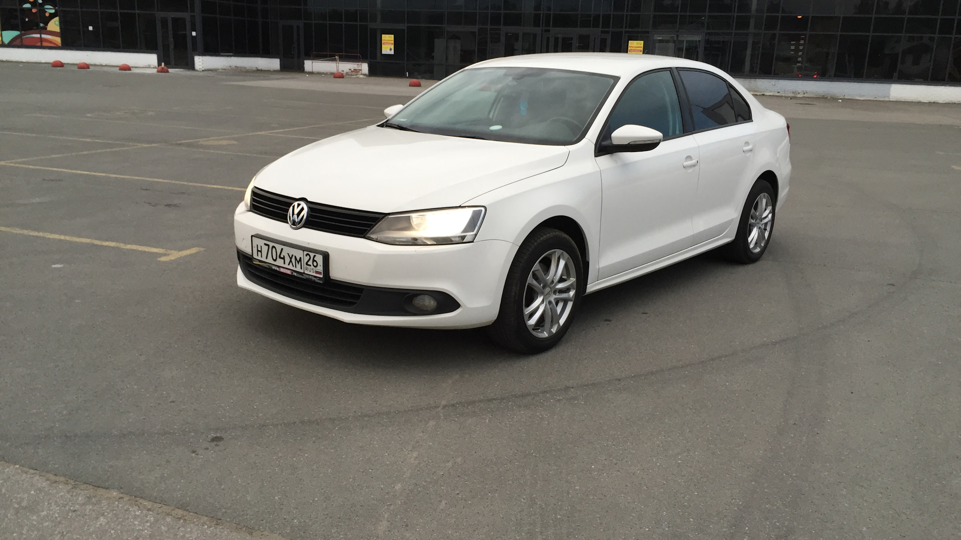 Джетта 6 1.6. Фольксваген Джетта 2012 белая. Volkswagen Jetta 2012 белый. Фольксваген Джетта 2012 год белая. Белый Джетта 2012.