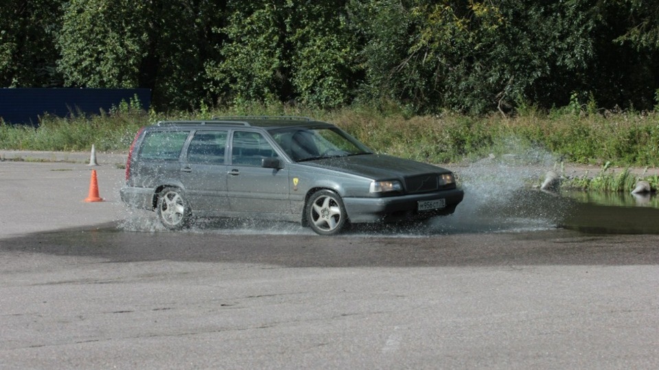 Долго думал и гадал, галоген или ксенон! — Volvo 850, 2 л, 1994 года ...