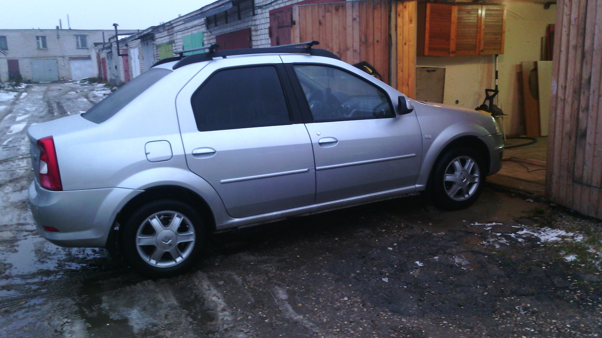 Renault Logan (1G) 1.6 бензиновый 2013 | Tver Silver на DRIVE2