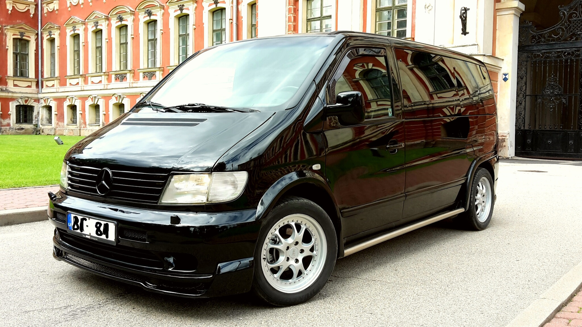 Авто мерседес вито. Mercedes-Benz Vito 2003. Мерседес Вито 2003. Mercedes Vito 1. Мерседес Вито 2003 года.