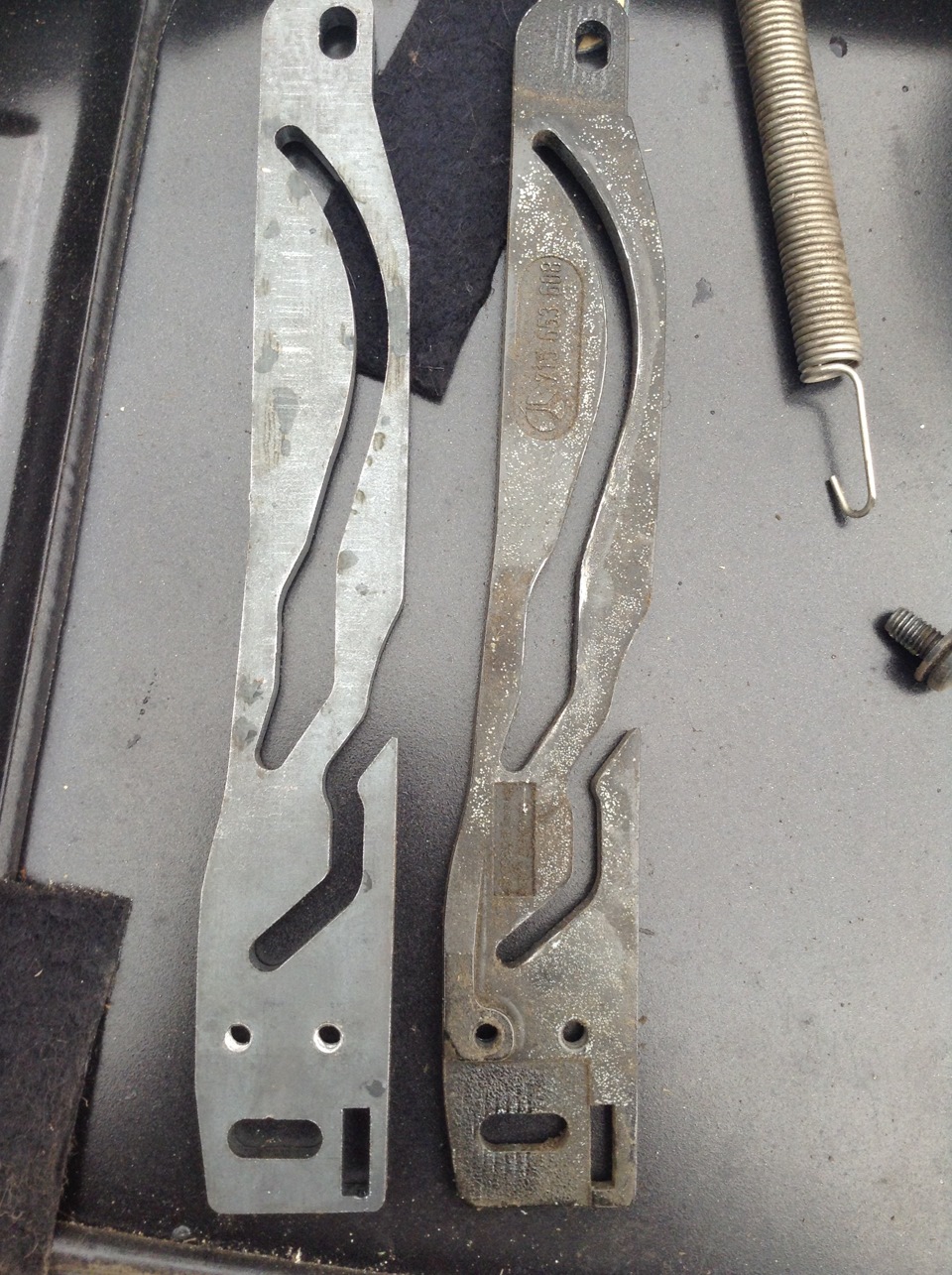 направляющие люка