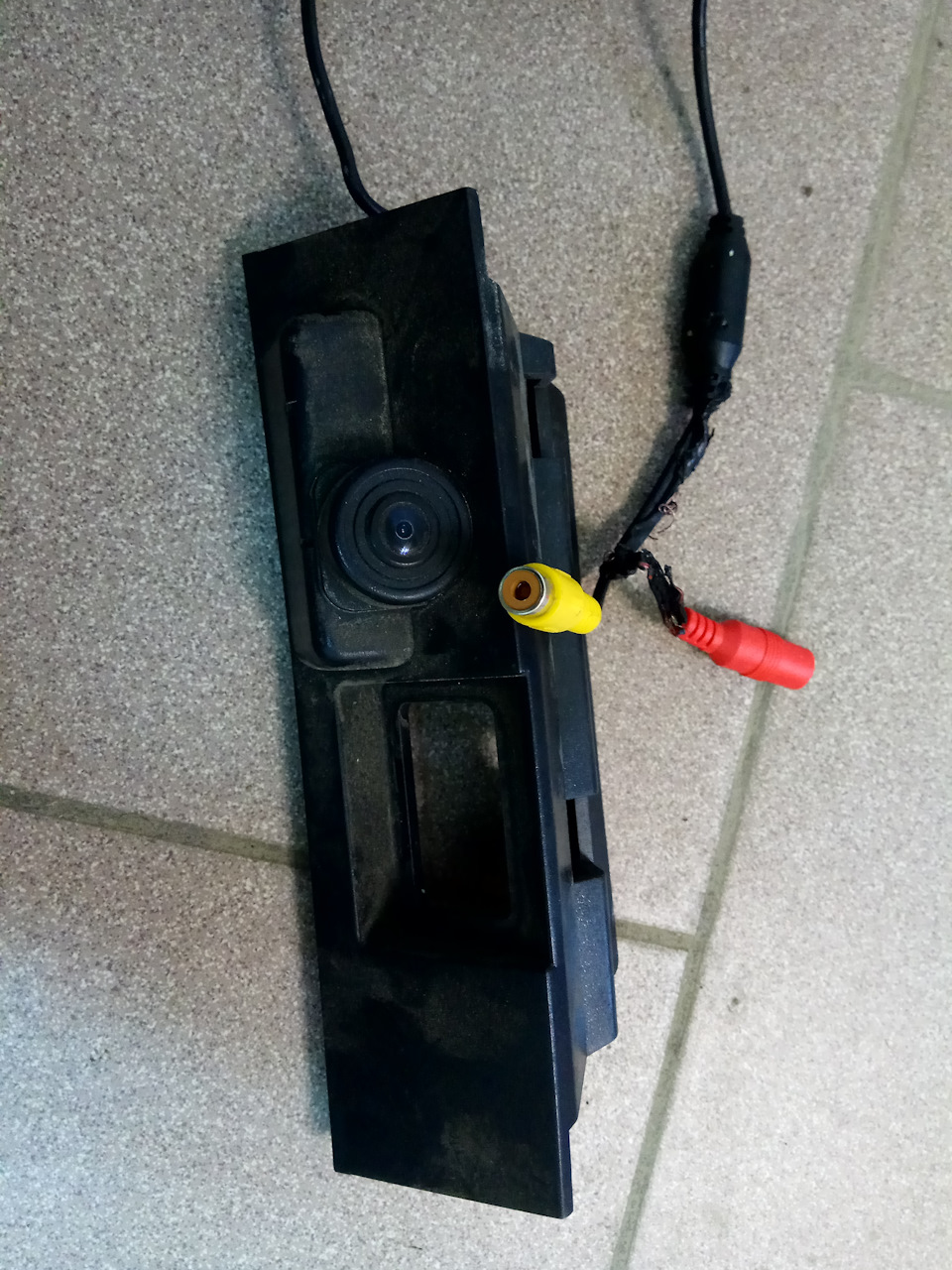 Сгорела проводка камеры заднего вида. — Ford Mondeo V, 2,5 л, 2015 года ...