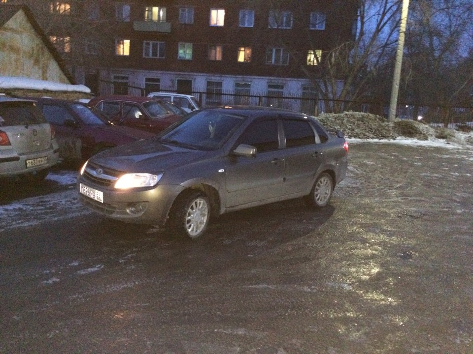 Спойлер — Lada Гранта (1G), 1,6 л, 2014 года | аксессуары | DRIVE2