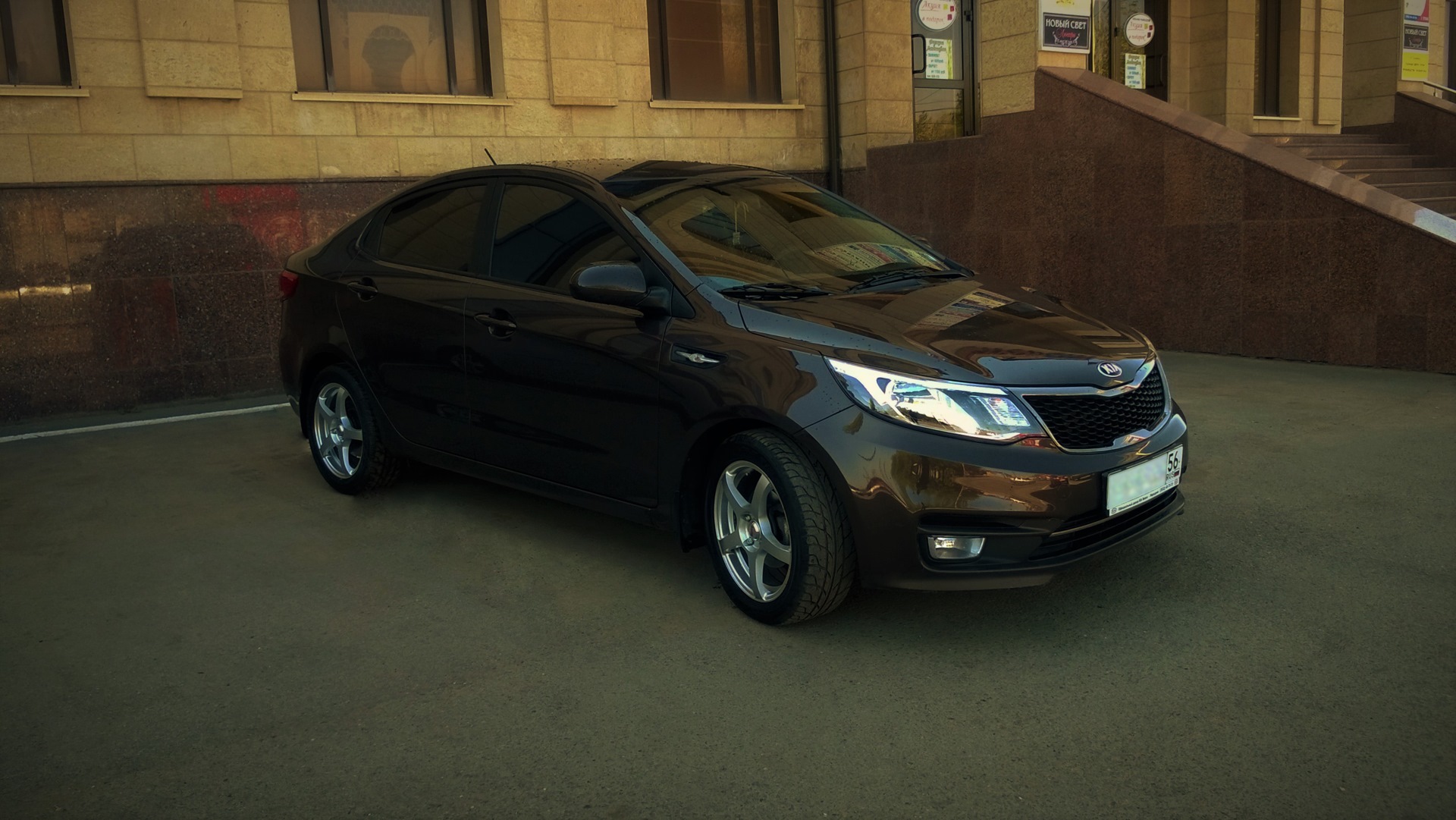 киа рио 4 2014 года. кия рио 2015 года белая на больших колесах. Kia rio 3 2014. Alcasta m32 на киа рио 3. Alcasta m32 kia rio.