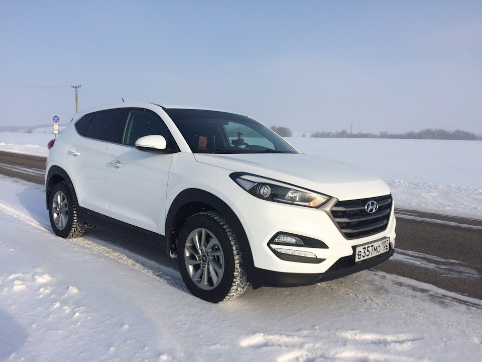 Hyundai Tucson 3 Р±РµР»С‹Р№ С„РѕРЅ