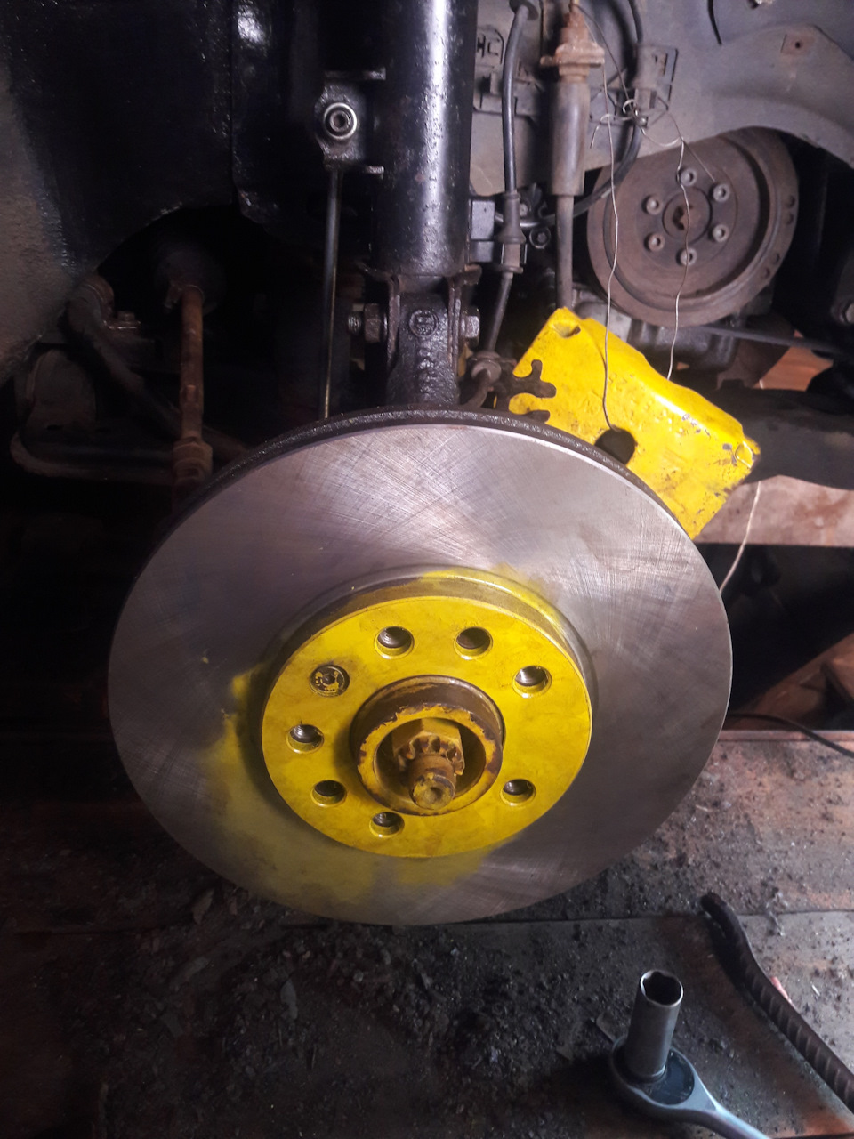 Замена передних тормозных дисков 288мм — Opel Vectra B, 2,5 л., 1996 ...