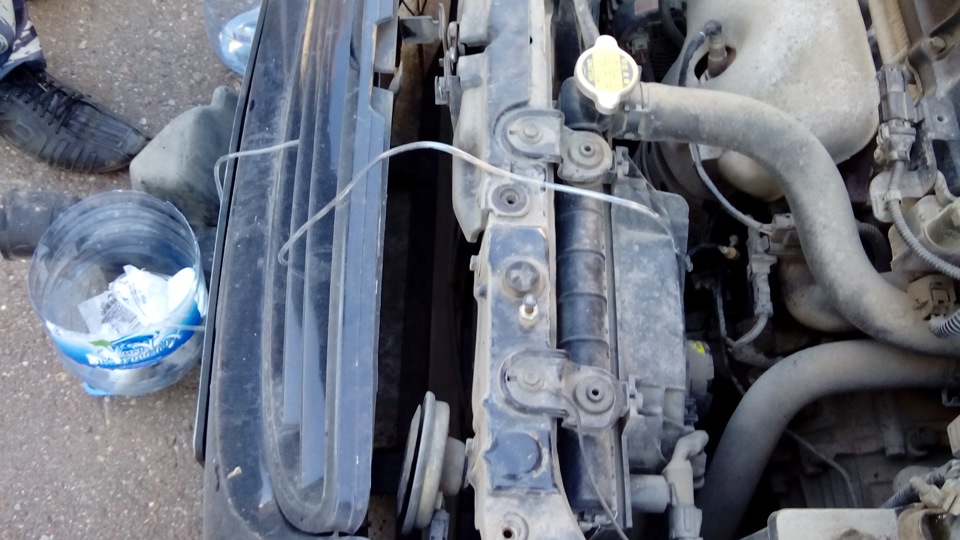 Жидкость гидропривода сцепления — Hyundai Accent (2G), 1,5 л, 2005 года ...