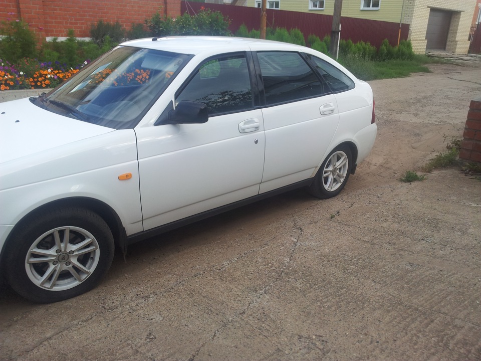 Винил. — Lada Приора хэтчбек, 1,6 л, 2011 года | фотография | DRIVE2