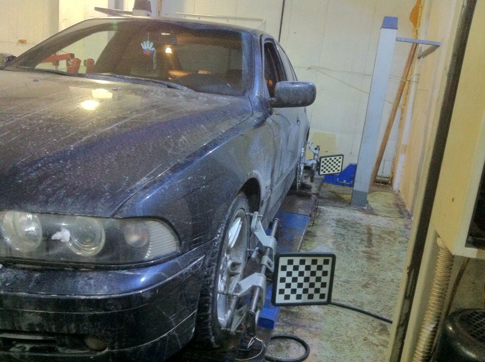 Сход развал после замены рулевой рейки и рулевых наконечников — BMW 5 ...