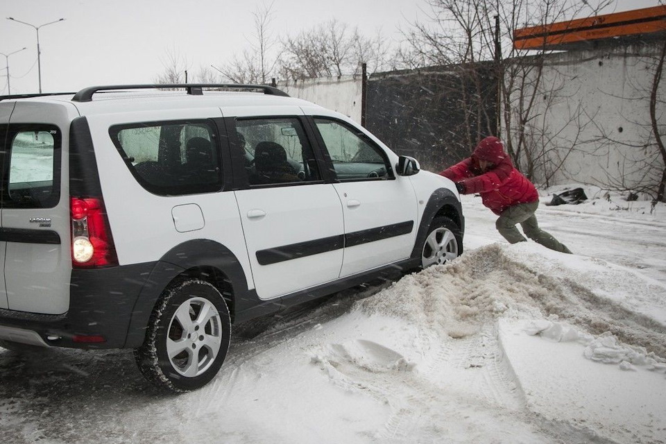 Завелась, заглохла и не заводилась, постояла завелась =) — Lada Largus ...