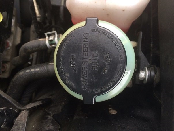 Замена жидкости в ГУРе. — Toyota Camry (XV40), 2,4 л, 2011 года ...