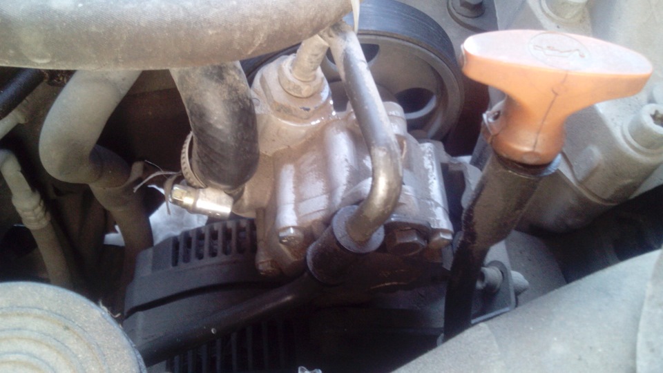 Насос FI009 — Peugeot 607. Запчасти на фото: FI009