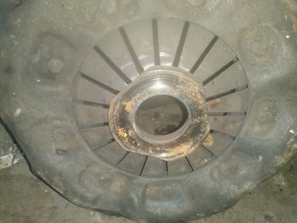 полетело сцепление — ИЖ Москвич 412, 1,5 л, 1973 года | поломка | DRIVE2